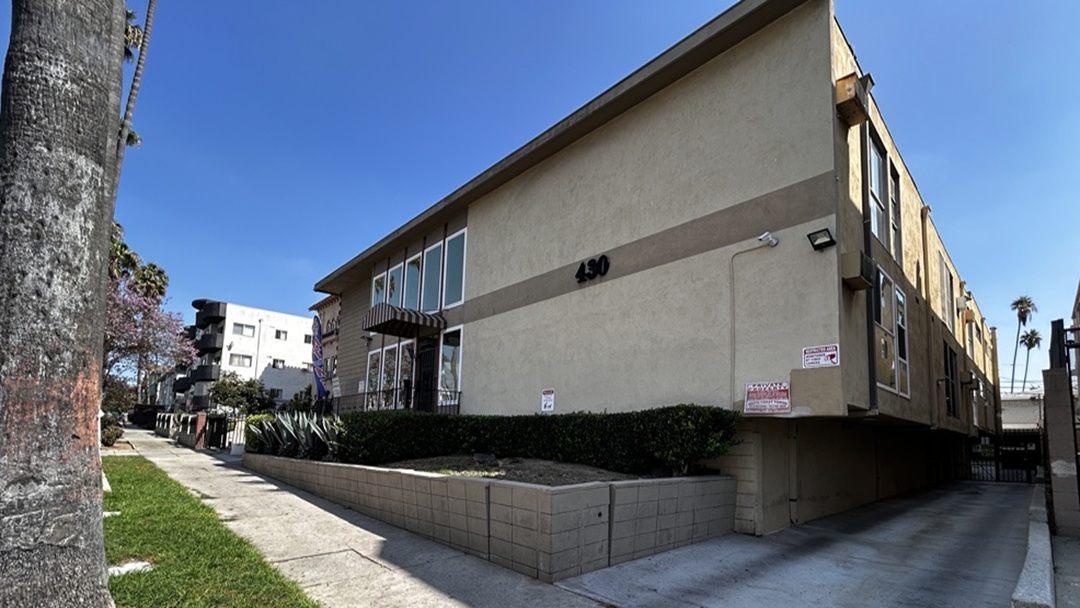 430 South Mariposa Avenue - 001