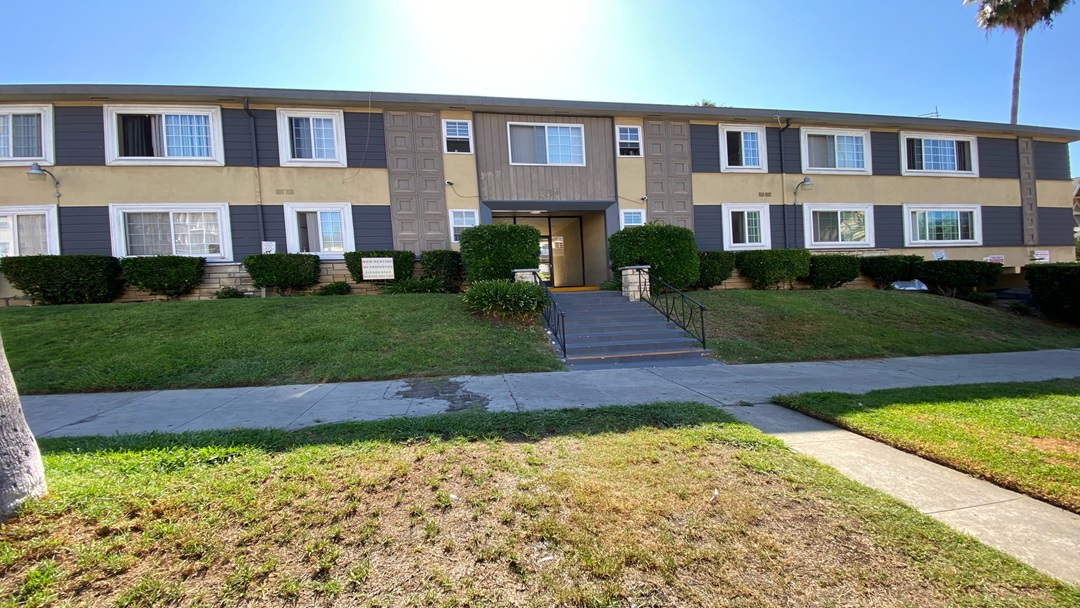420 S. Alexandria Ave.